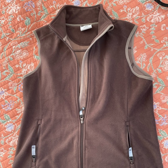 Predator Microfleece Vest in Plum - Picture 5 of 5